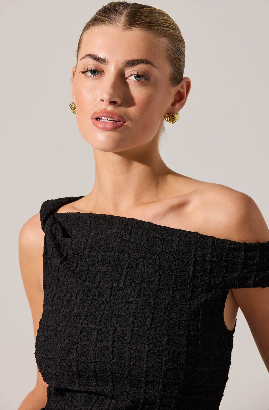 Lindy Textured Off Shoulder Top