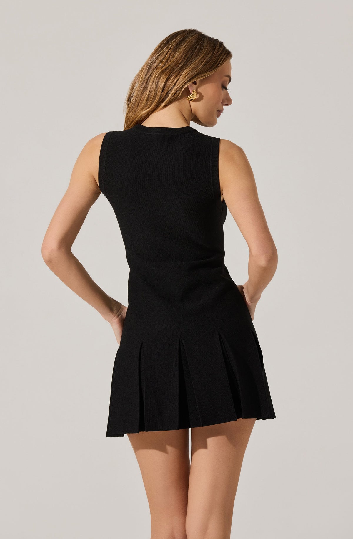 Sleeveless Pleated Skirt Mini Dress